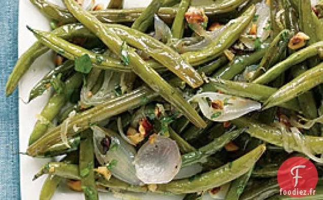 Haricots Verts Rôtis À L'Ail Et Échalotes Aux Noisettes