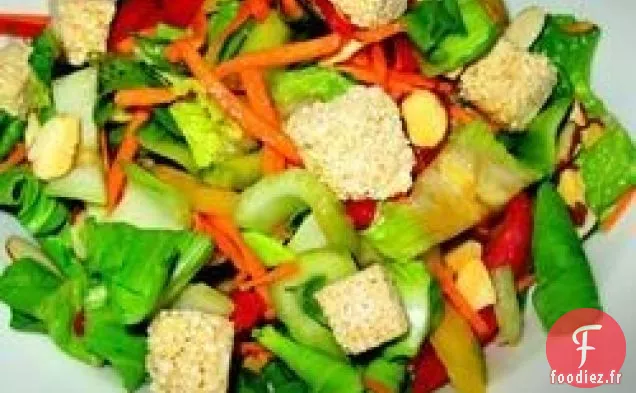 Salade asiatique aux amandes et petits bok choy