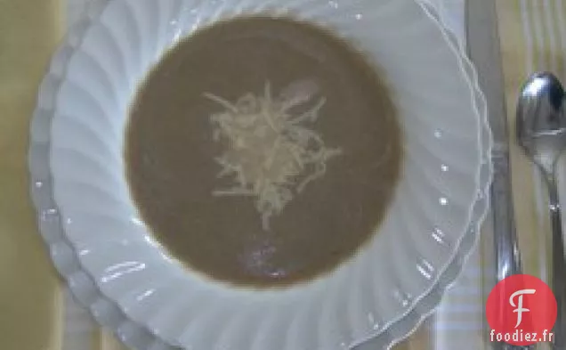 Soupe à l'ail rôti et aux aubergines