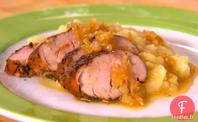 Filet de porc frotté aux épices avec purée de pommes et céleri-rave et sauce au cidre