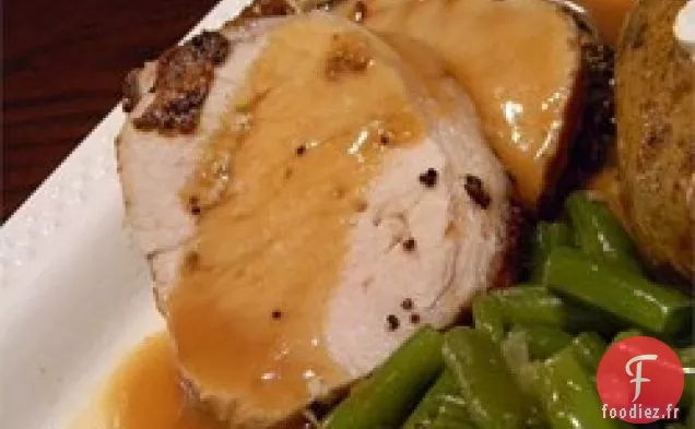 Longe de porc rôtie avec sauce à la poêle