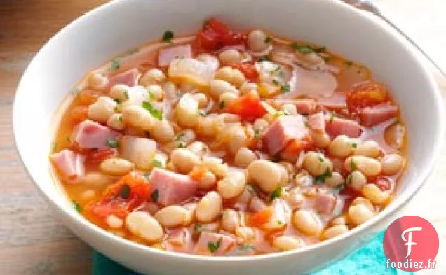 Soupe copieuse aux haricots marins