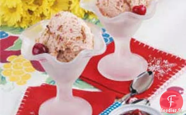 Glace croquante aux cerises