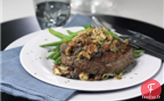 Steaks Aux Champignons, Fromage Bleu Et Échalotes Frisées