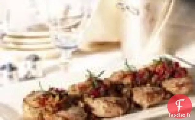 Côtelettes De Porc À L'Échalote Rôtie, Relish De Tomate Et Romarin