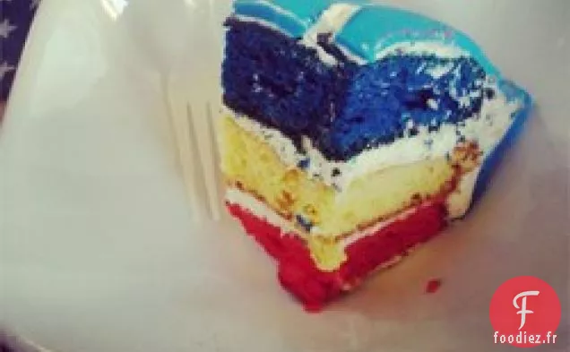 Surprise à l'intérieur du gâteau de l'indépendance