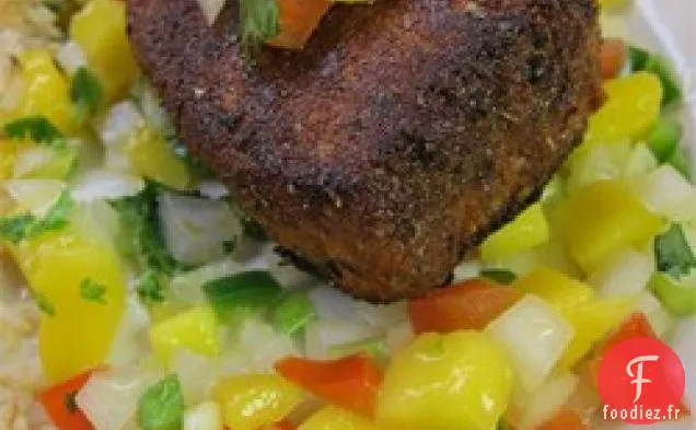 Steaks de thon noircis avec salsa à la mangue