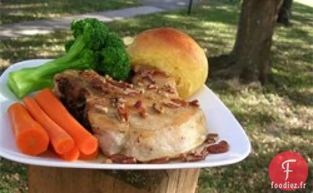 Superbes côtelettes de porc au miel et aux noix de pécan