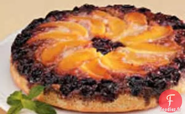 Gâteau renversé aux cerises et nectarines