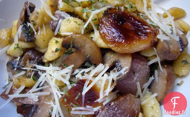 Spaetzle Croustillant Doré Aux Échalotes Caramélisées Et Champignons