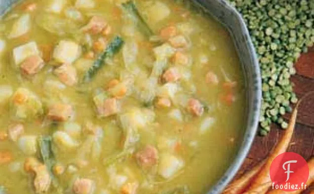 Soupe de légumes aux pois cassés