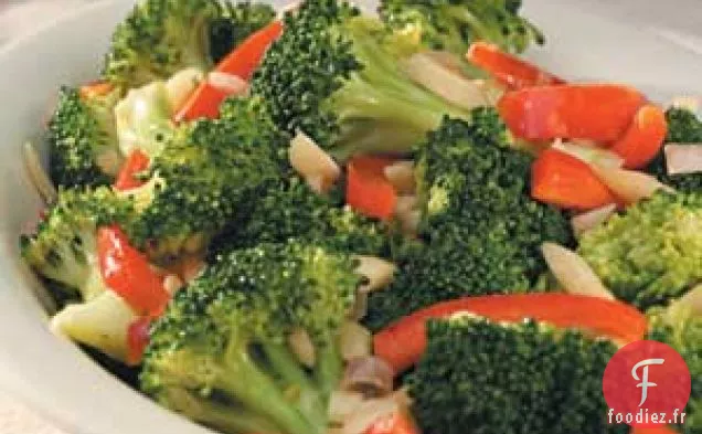 Brocoli aux poivrons rouges sautés