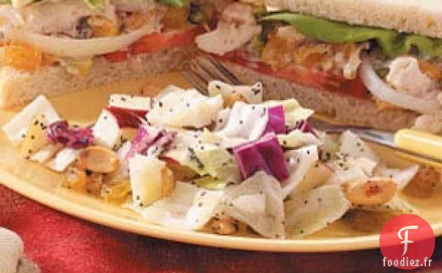 Salade de chou aux graines de pavot et aux fruits