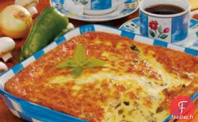 Plat d'œufs et de légumes au fromage