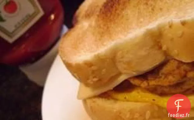 Sandwich pour le petit-déjeuner au coin du feu