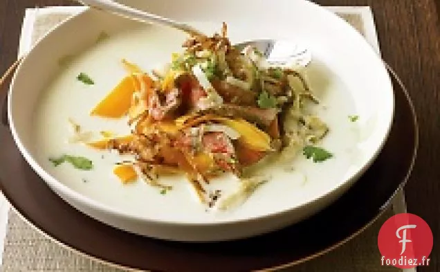 Soupe De Bœuf Et Noix De Coco Aux Échalotes Croustillantes