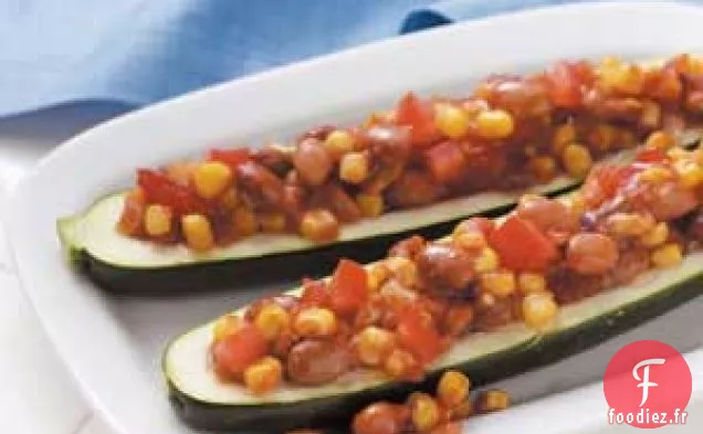 Bateaux de courgettes aux haricots pinto