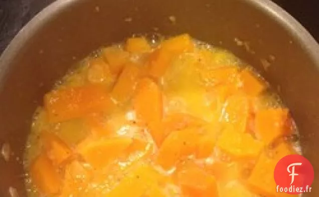 Sauce au beurre au citron vert et au galanga