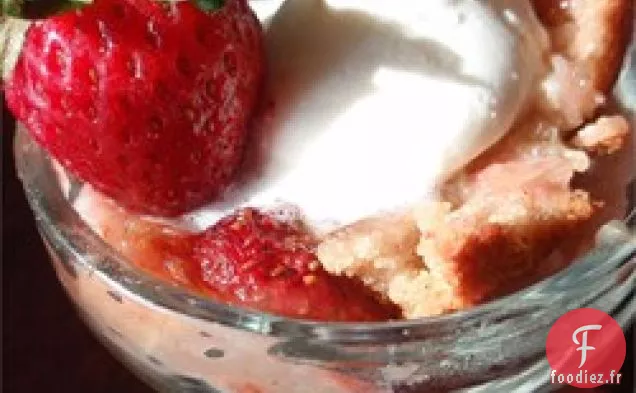 Gâteau au pudding à la rhubarbe facile