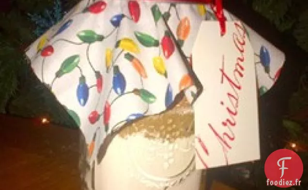 Mélange de biscuits au chocolat dans un bocal