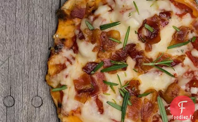 Pizza Grillée Au Bacon Et Au Romarin