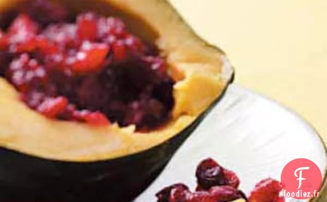 Courge poivrée farcie aux canneberges