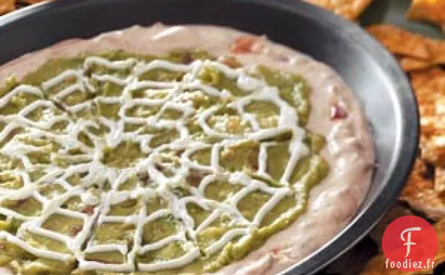 Trempette de toile d'araignée avec chips tortilla chauve-souris