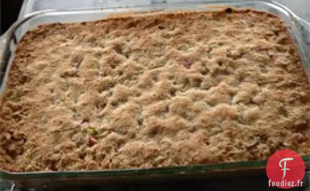 Dessert à la rhubarbe de grand-mère Bev (croustillant à la rhubarbe)