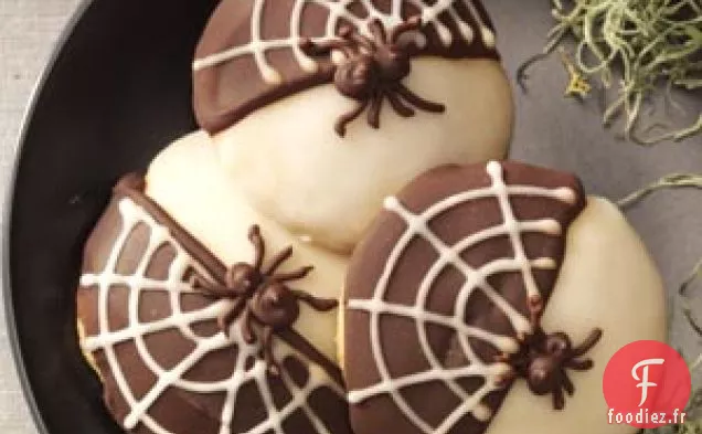 Biscuits araignées noirs et blancs