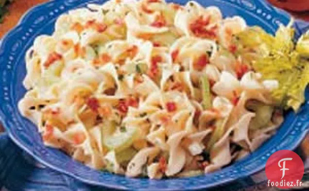 Salade de nouilles chaudes allemandes