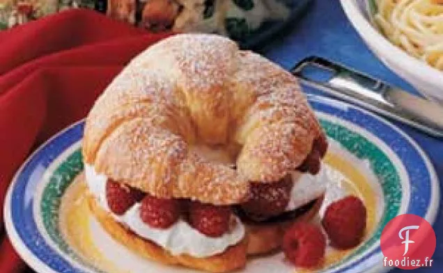 Croissants à la crème de framboise