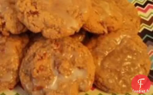 Biscuits de petit-déjeuner au bacon et à l'avoine avec glaçage à l'érable
