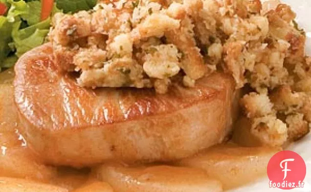 Côtelettes de porc aux pommes et farce