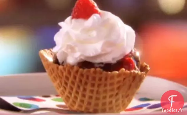 Glace surprise gaufrée au chocolat et aux baies