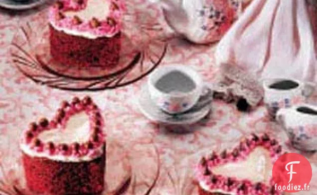 Gâteaux classiques en forme de cœur en velours rouge