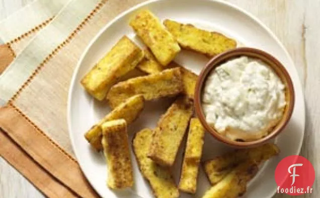 Frites de polenta avec trempette au fromage bleu