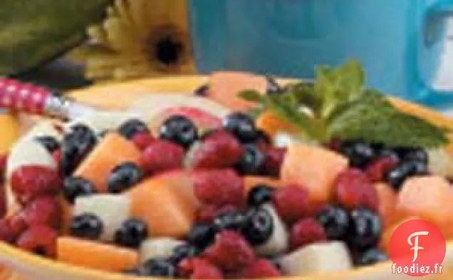 Salade de fruits à la cannelle et au basilic