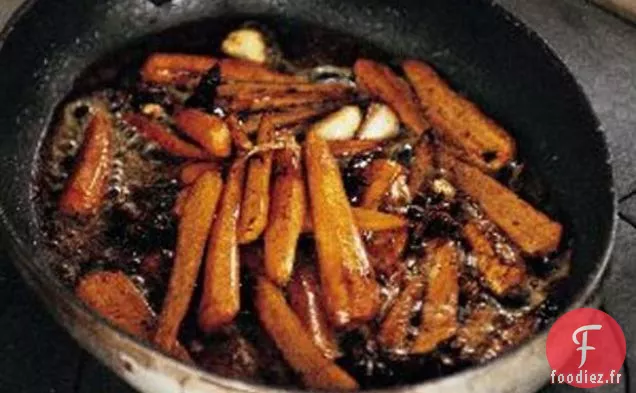 Carottes Aux Gousses D'Ail Entières Et À L'Anis Étoilé