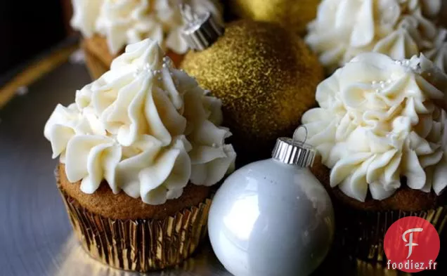 Cupcakes Au Pain D'Épice Aux Carottes Et Crème Au Beurre Au Fromage À La Crème À L'Orange