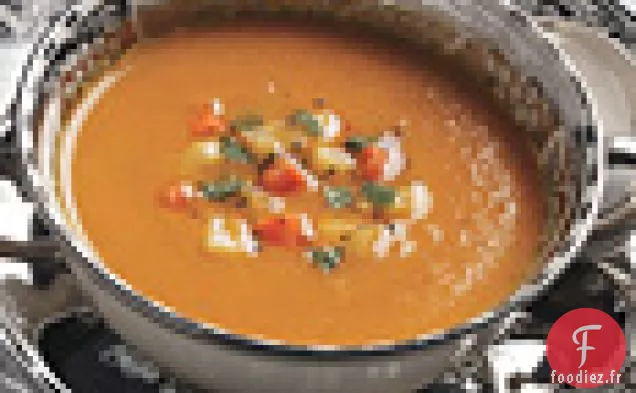 Soupe Épicée aux Carottes et aux Pommes à la Menthe Fraîche