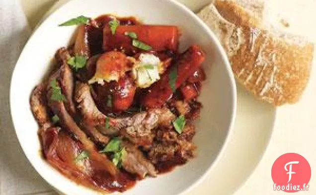 Poitrine Braisée Au Café À La Mijoteuse Avec Pommes De Terre Et Carottes