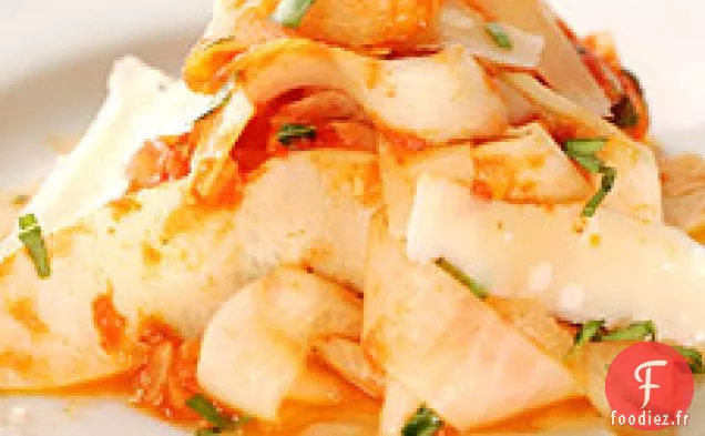 Fettucine De Daikon À la Sauce Tomate-basilic
