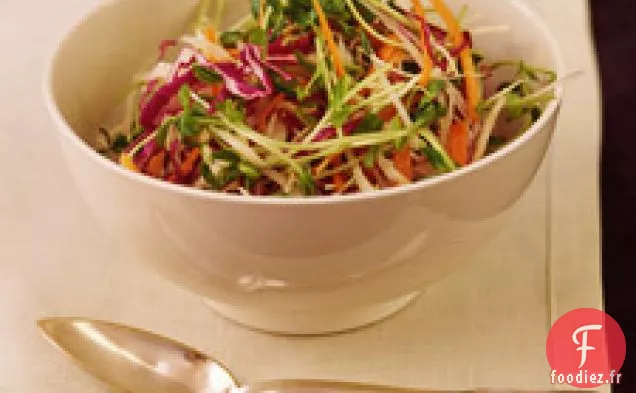 Salade De Pousses Croquantes Et Daikon À La Menthe