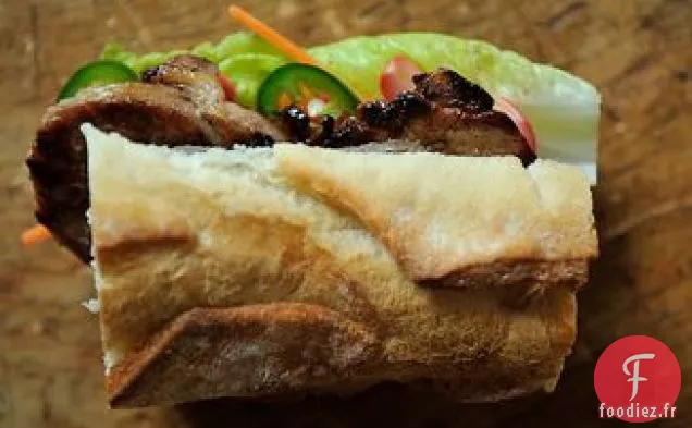 Bánh Mì de Porc Caramélisé