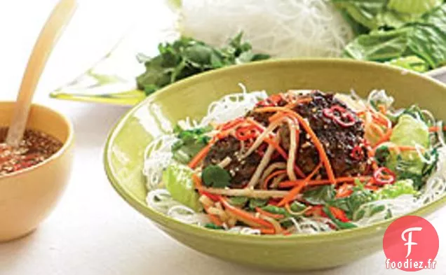 Salade De Nouilles Vietnamiennes Aux Galettes De Porc (bún Cha)