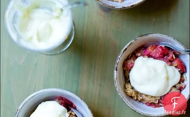 Croustillant De Rhubarbe Et Fraise Au Gingembre