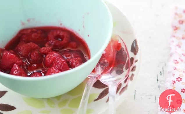 Tartelettes Rustiques À La Rhubarbe Et À La Framboise Au Gingembre Et Au Citron Vert