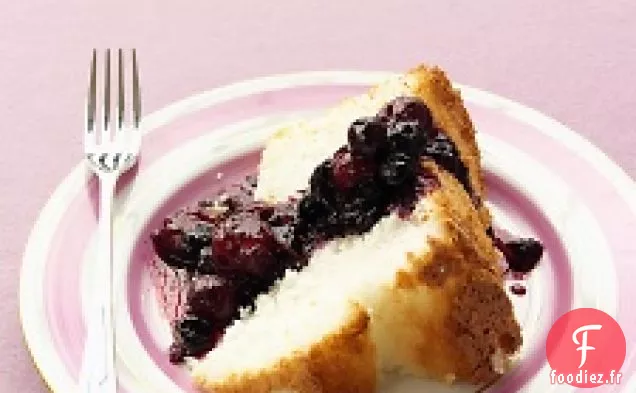 Compote De Baies De Gingembre Avec Gâteau Aux Anges