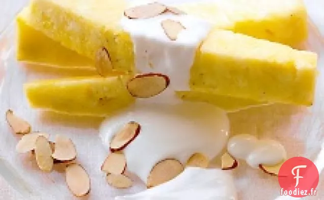 Sauce Au Yogourt Au Gingembre Sur Ananas