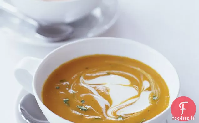 Soupe de Carottes au Gingembre et Crème Fraîche